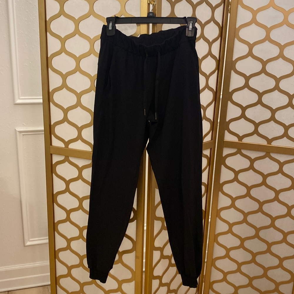 Lululemon joggers, black, great condition